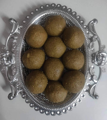 Govi’s Organic Foods - Jaggery Bajra Gondh Laddu (Pearl Millet)